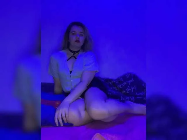 Offline Lilya-Allan on BongaCams