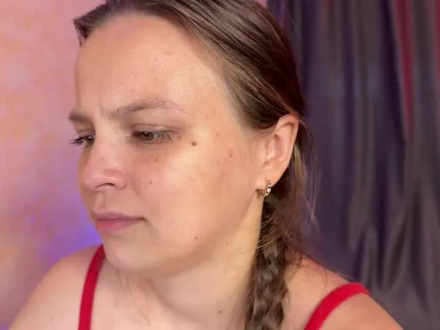 Offline little-nymphomaniac on BongaCams