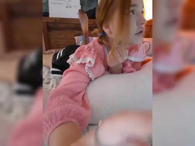 LittleDelora on BongaCams 