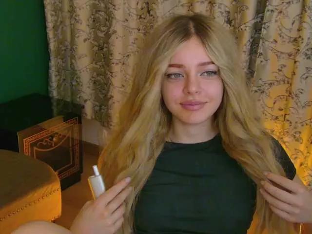 LittlePoem on BongaCams 