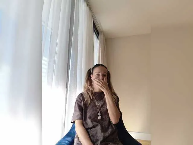 Lola3000 on BongaCams 