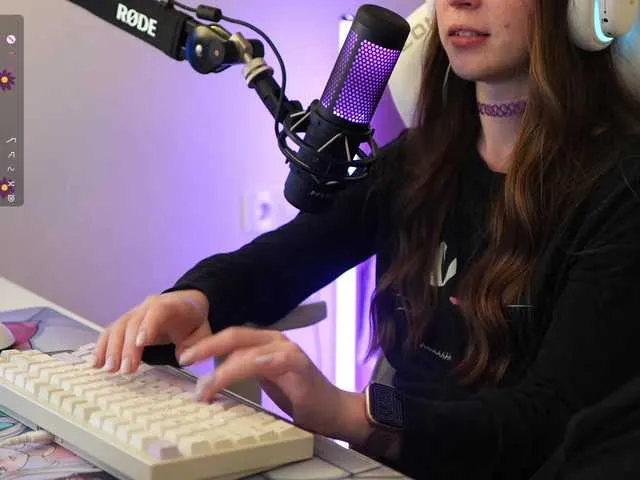 Offline lollipop-o on BongaCams