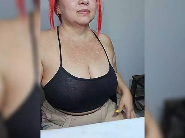 Offline LolytaWOMAN on BongaCams