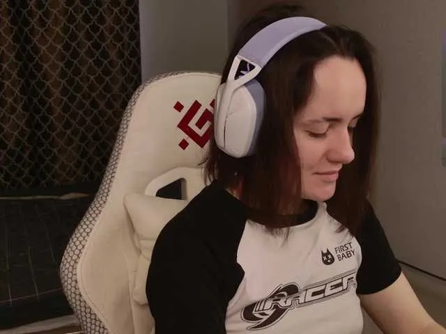 Offline LunaL0ve on BongaCams