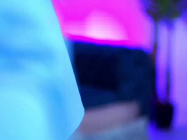 Offline MaddieBryggs on BongaCams