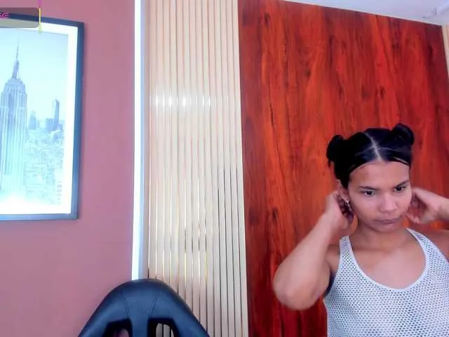 Offline maidy-19 on BongaCams