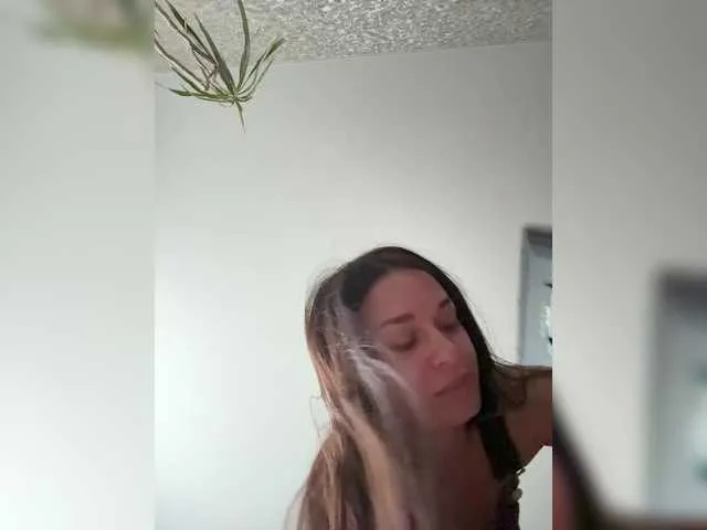 BongaCams Maryllove is Freechat Maryllove — I am turned on by men who are confident, smart and attentive. I love the game of being tender and passionate, bold and submissive. Passion, novelty, attention to detail and real chemistry are what turns me on. Reciprocity and sincerity are important.