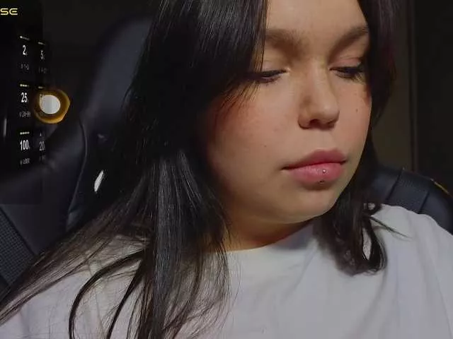 Offline MaryMayven on BongaCams