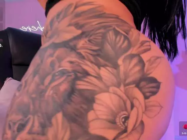 Offline MiaRoberts1 on BongaCams