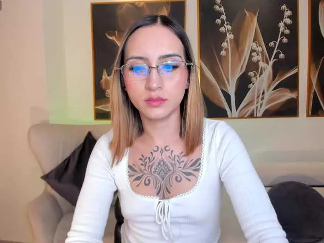 Freechat MollySunders on BongaCams