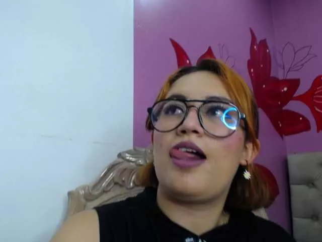 Offline MollyThompsonn on BongaCams