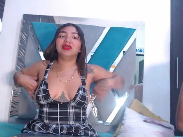 Offline Naty-And-Maxx on BongaCams