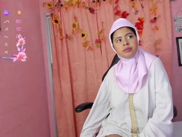 Offline NaylaAbadi on BongaCams