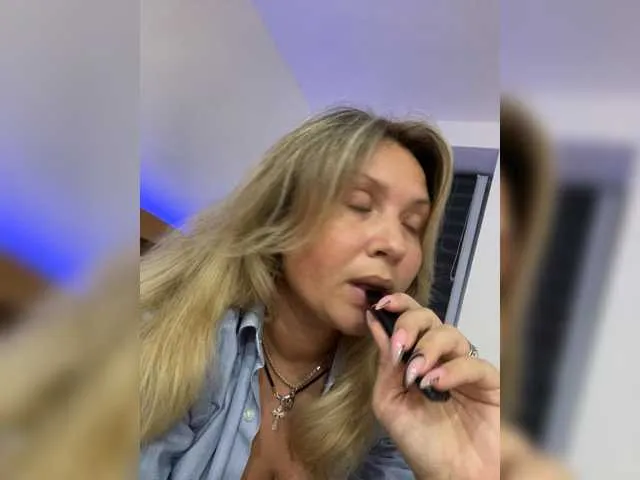 Offline NERVOMOTINA on BongaCams