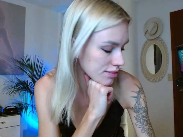 Offline ohbabykelly on BongaCams