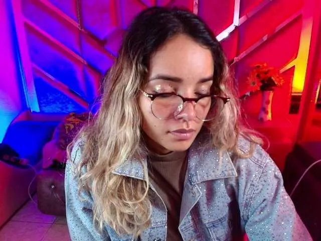 OliviaFox on BongaCams