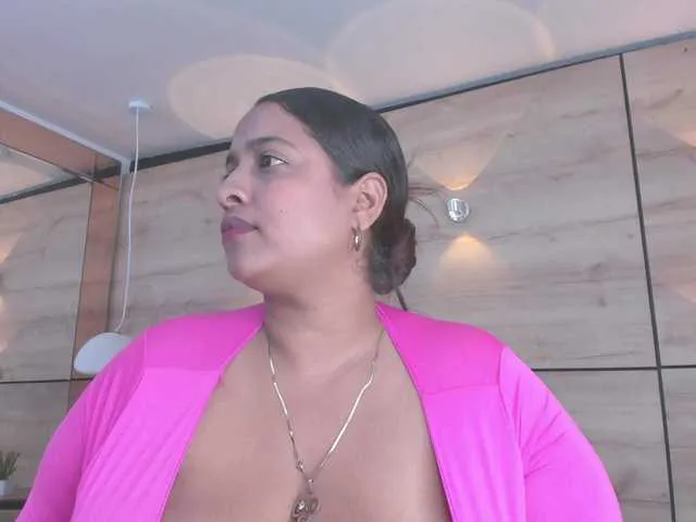 PenelopeRusso — I love love, attention and male energy