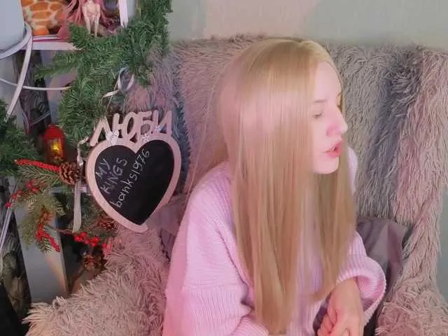 plushsara on BongaCams