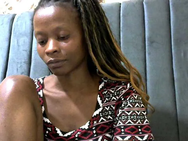 Offline PrettyAlianah on BongaCams