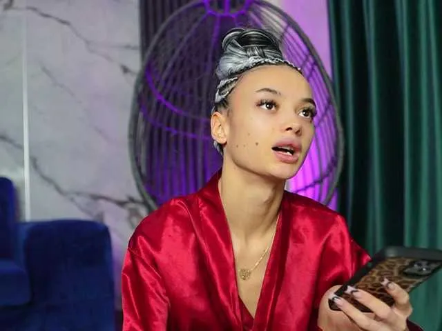 Offline RachelRavee on BongaCams