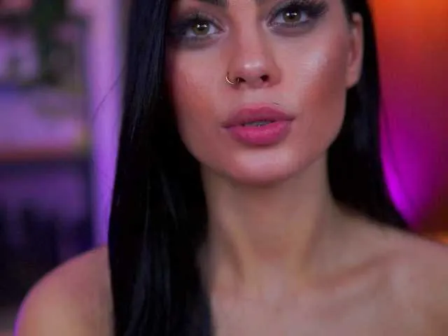 RavennaDArcy on BongaCams