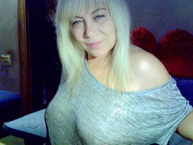 Offline Savan35na on BongaCams