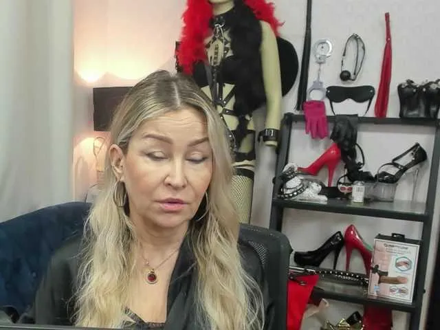 soft-crystal on BongaCams