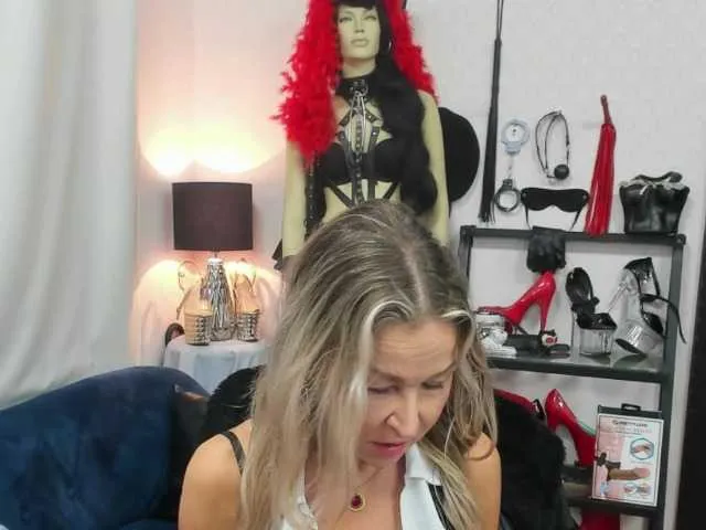 soft-crystal on BongaCams