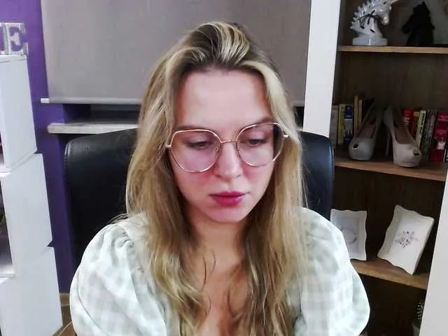 Offline soft-zoey on BongaCams