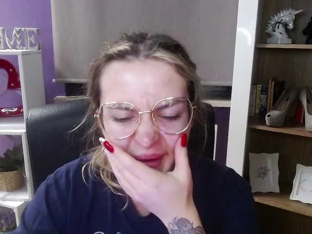 Offline soft-zoey on BongaCams