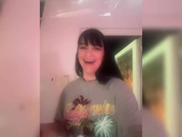 Offline Travel-Couple on BongaCams