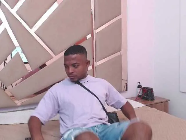 tu-y-yo19 on BongaCams