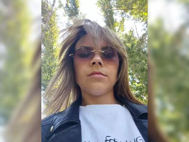 Offline Victoria03 on BongaCams