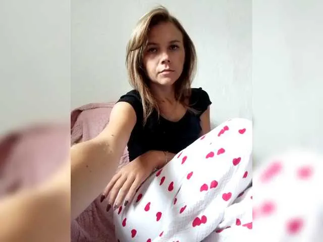Offline Victoria03 on BongaCams