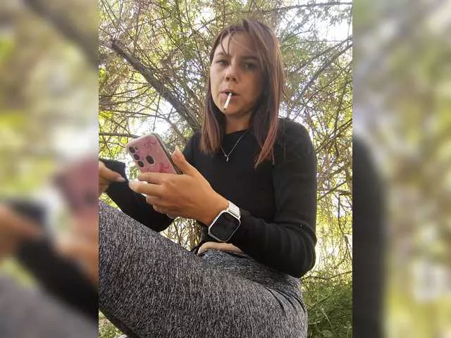 Offline Victoria03 on BongaCams