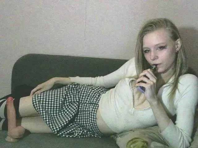 Offline White-snow on BongaCams