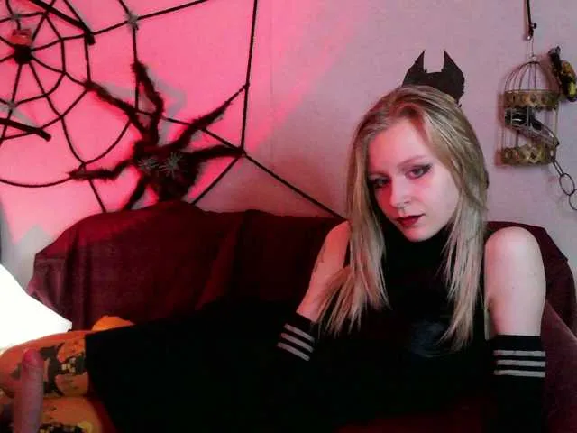 Offline White-snow on BongaCams