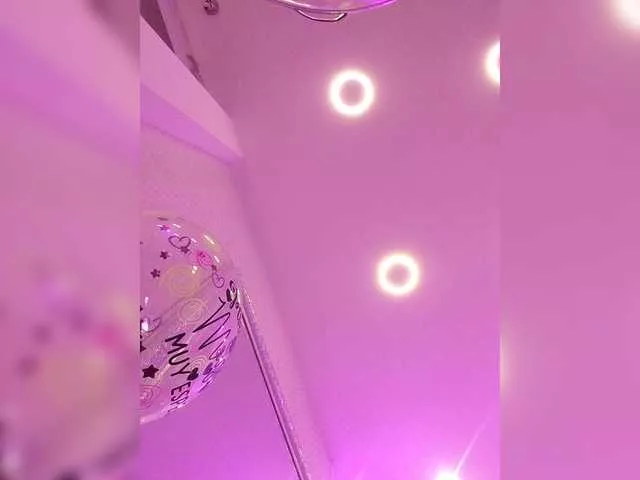 Freechat ZoeCamils on BongaCams