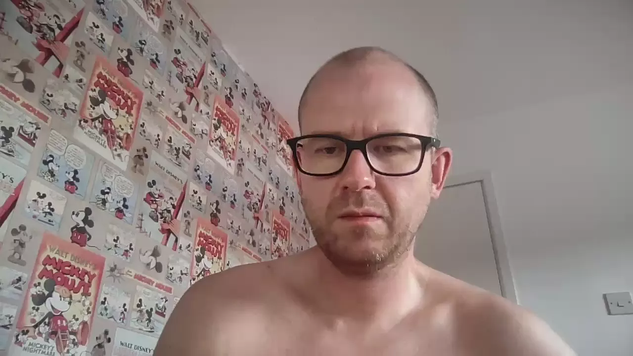 Offline agentbravo on Cam4