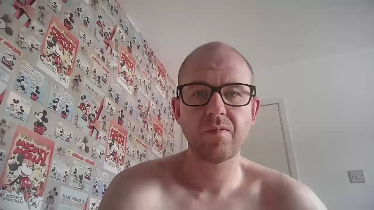 Offline agentbravo on Cam4