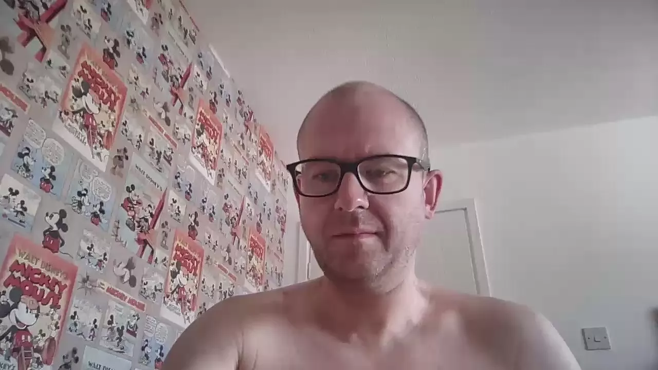 Offline agentbravo on Cam4