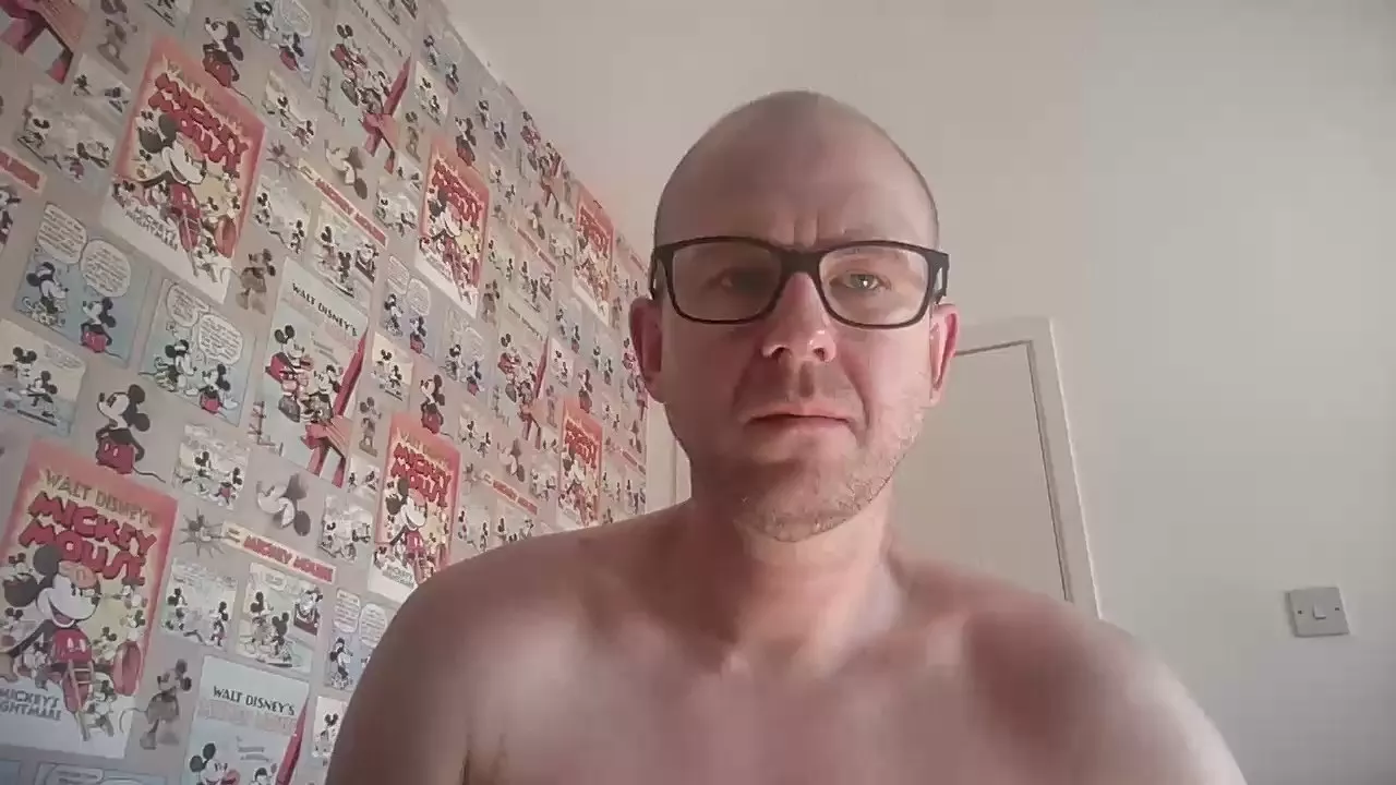 Offline agentbravo on Cam4