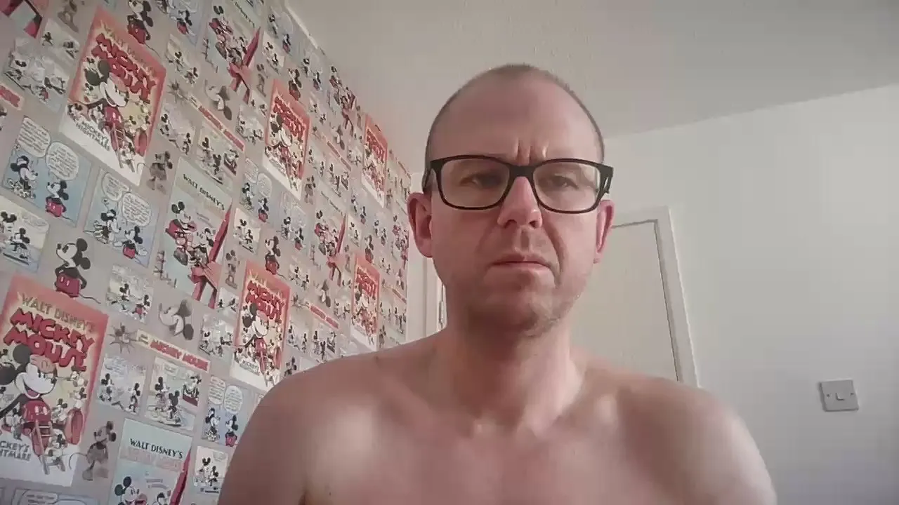 Offline agentbravo on Cam4