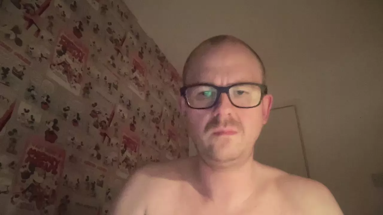 Offline agentbravo on Cam4