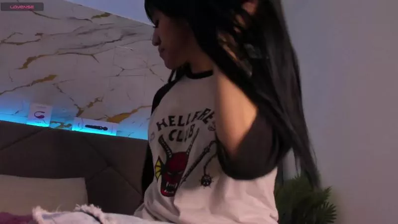 Offline Ahri_rooux1 on Cam4