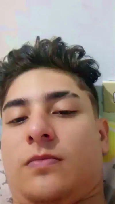 Alex18sroc —  #pee #ass #feet #striptease #pornstar #amateur