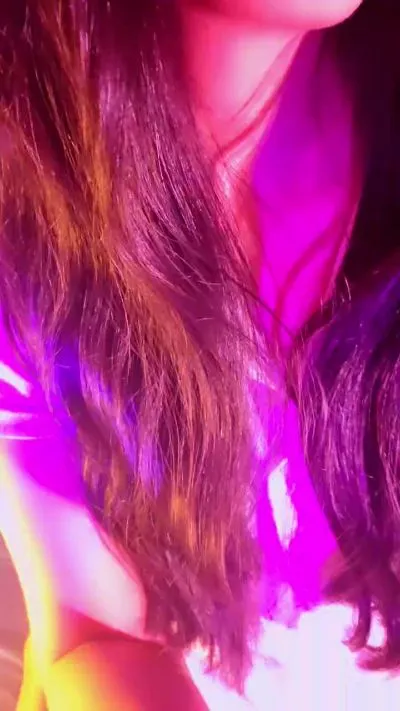 Aloneathome22 — Freechat on Cam4