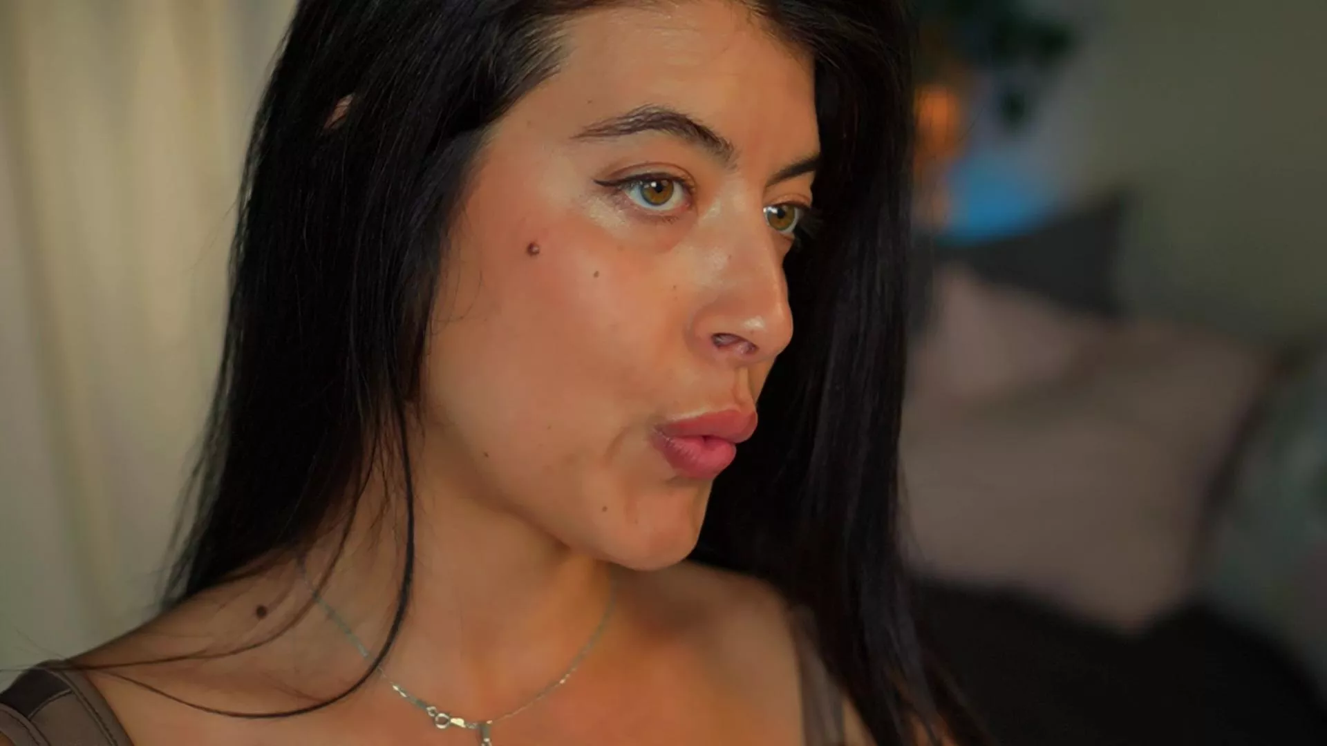 Offline Anabel_curvy on Cam4