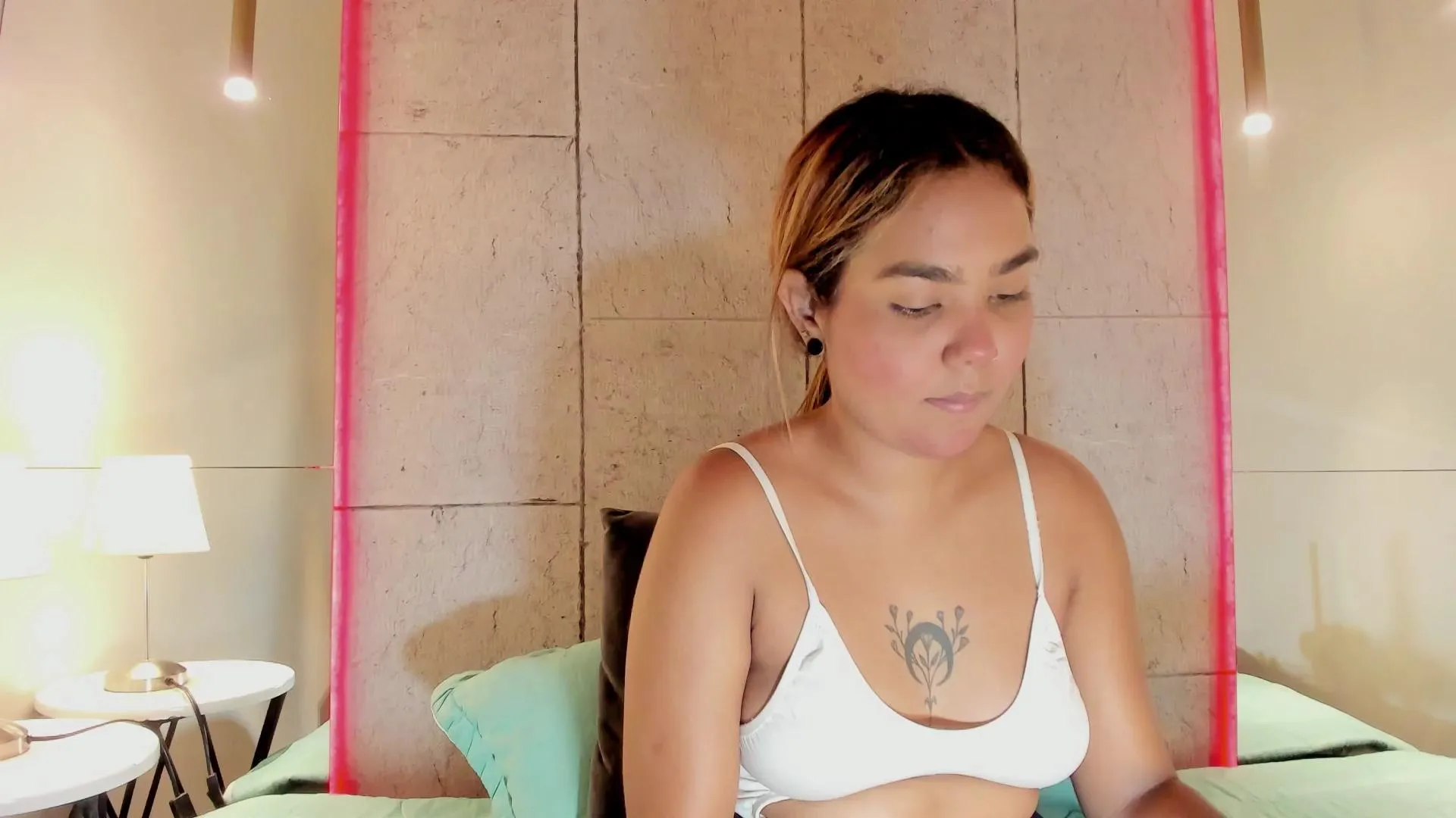 Freechat anaelle_bardinn on Cam4