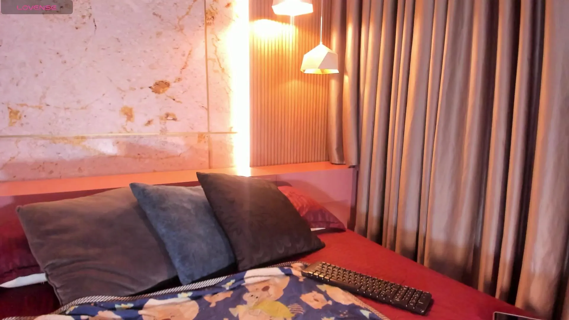 Freechat anaelle_bardinn on Cam4